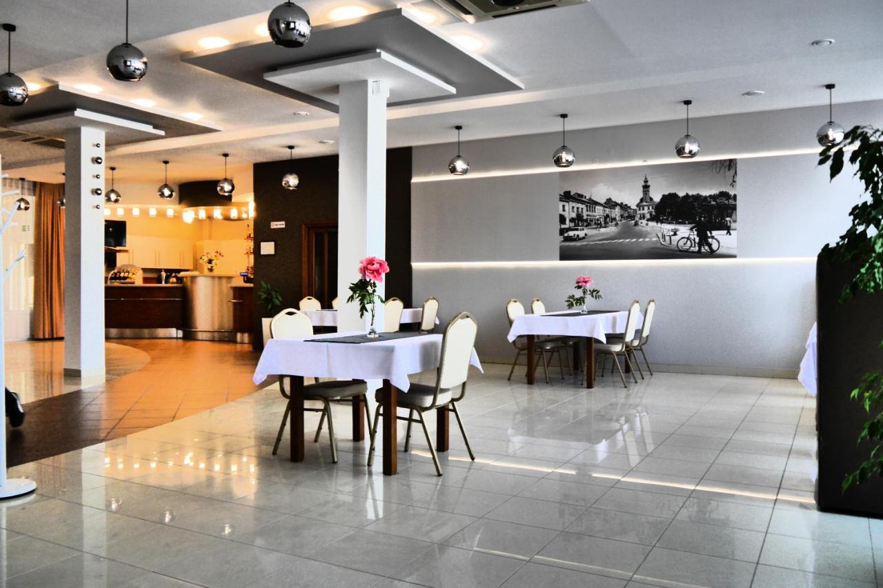 Hotel Restauracja Leliwa แชวอร์สค์ ภายนอก รูปภาพ